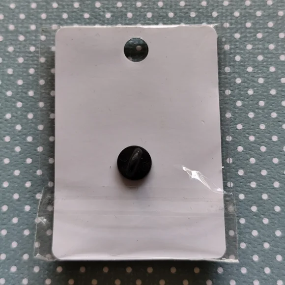 3/$20💗8BitDo Logo Pin - Picture 2 of 3